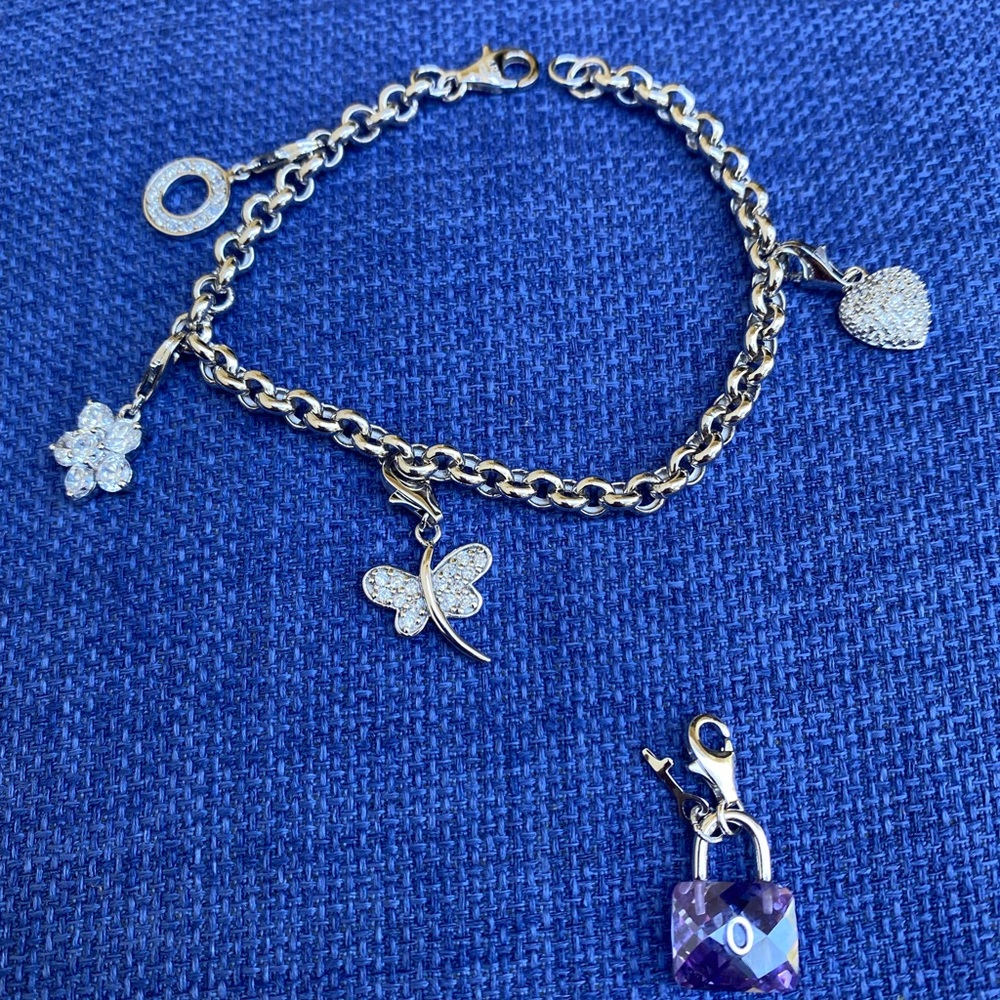 Bracelet with 5 adjustable charms